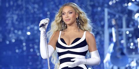 naked pictures of beyoncé|Beyonce poses NUDE with nothing but a sash